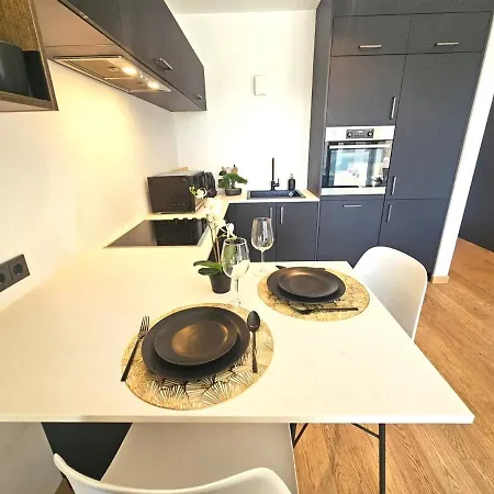 Bright Retreat With Outdoor Terrace&garage 룩셈부르크