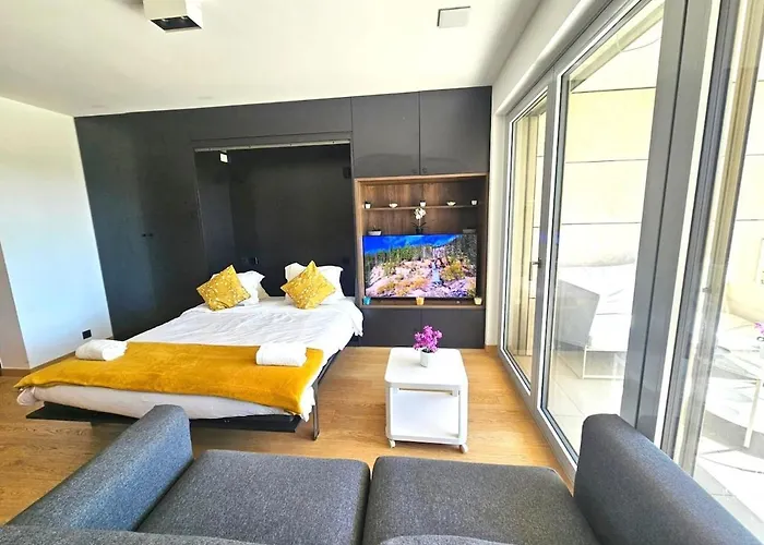 Bright Retreat With Outdoor Terrace&garage * 룩셈부르크