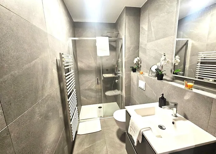 아파트 Bright Retreat With Outdoor Terrace&garage *